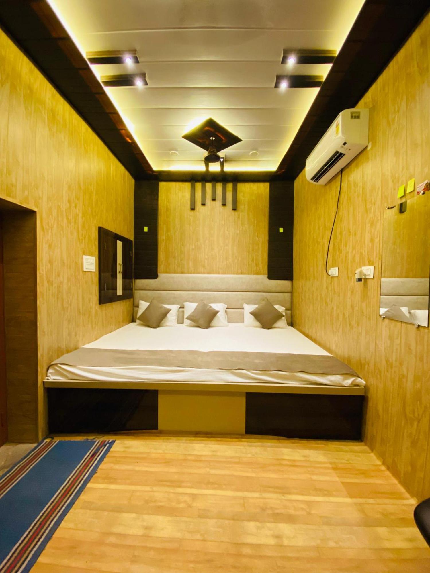 Namo Guest House Only For Indians Váránasí Exteriér fotografie