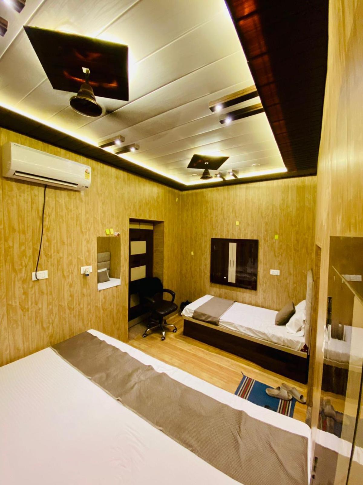 Namo Guest House Only For Indians Váránasí Exteriér fotografie